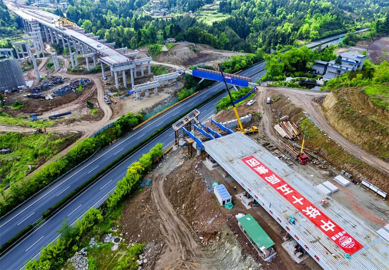 预计5月底桥梁全部完成架设！苍巴高速巴中段建设开足马力